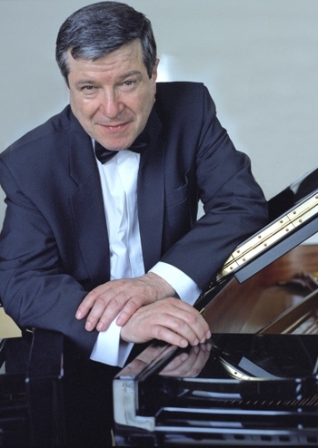 Жак Рув’є (фортепіано) Франція. Київський камерний оркестр