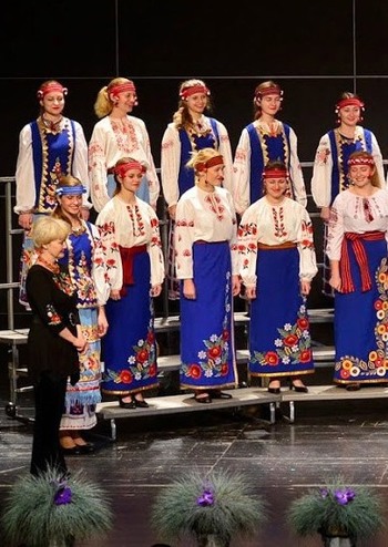 Хто, хто Миколая любить. Хорове свято