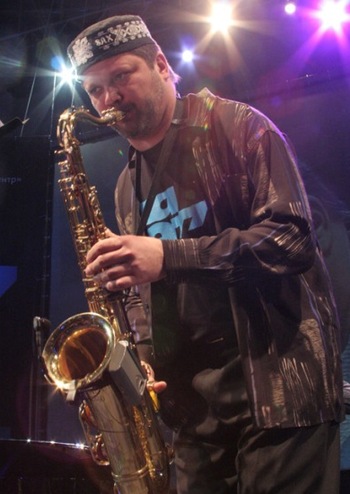 У колі друзів - Олександр Рукомойников (саксофон)